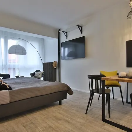 Apartment Zbozowy Rynek 2 *